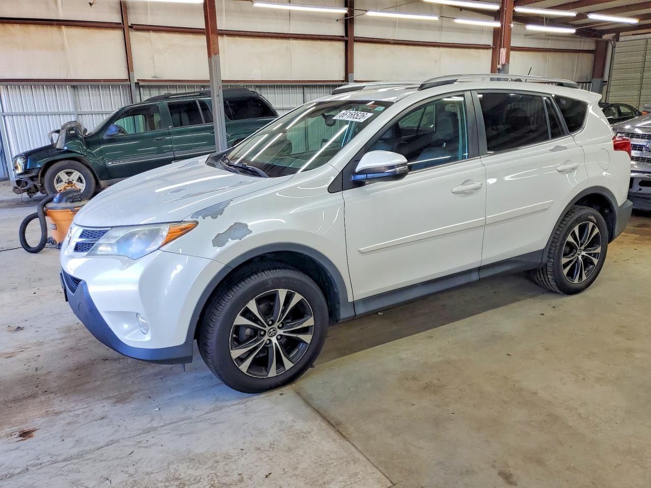 2015 TOYOTA RAV4 Limited (G Grade) — Front 3/4