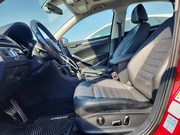 2017 VOLKSWAGEN PASSAT — DENT