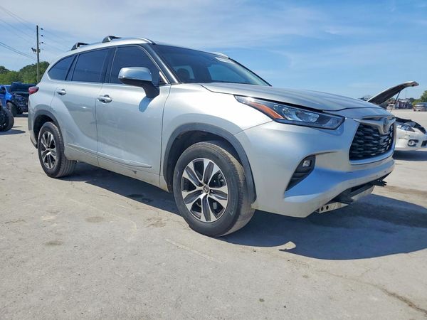 2020 TOYOTA HIGHLANDER XLE