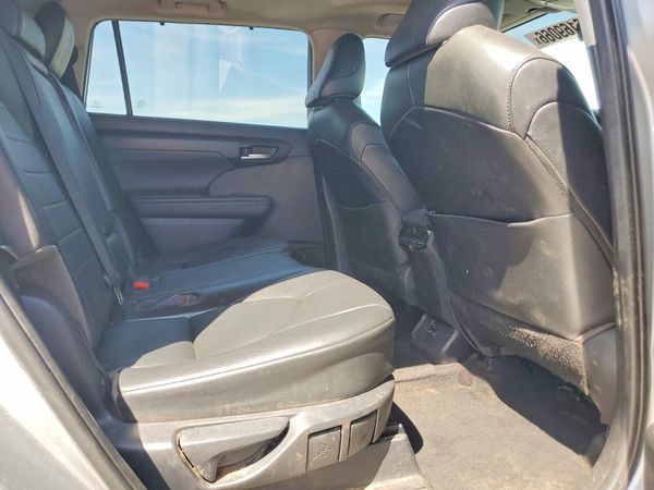 2020 TOYOTA HIGHLANDER XLE