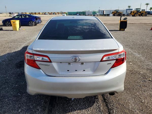 2014 TOYOTA CAMRY