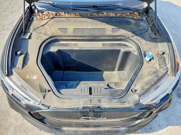 2022 FORD MUSTANG Premium — Engine bay