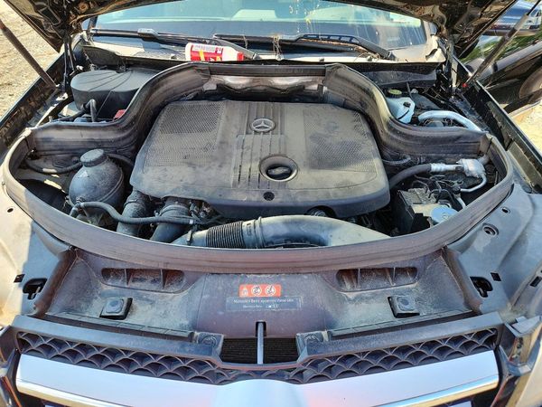 2015 MERCEDES-BENZ GLK-CLASS GLK250 BLUETEC 4-MATIC — Engine bay