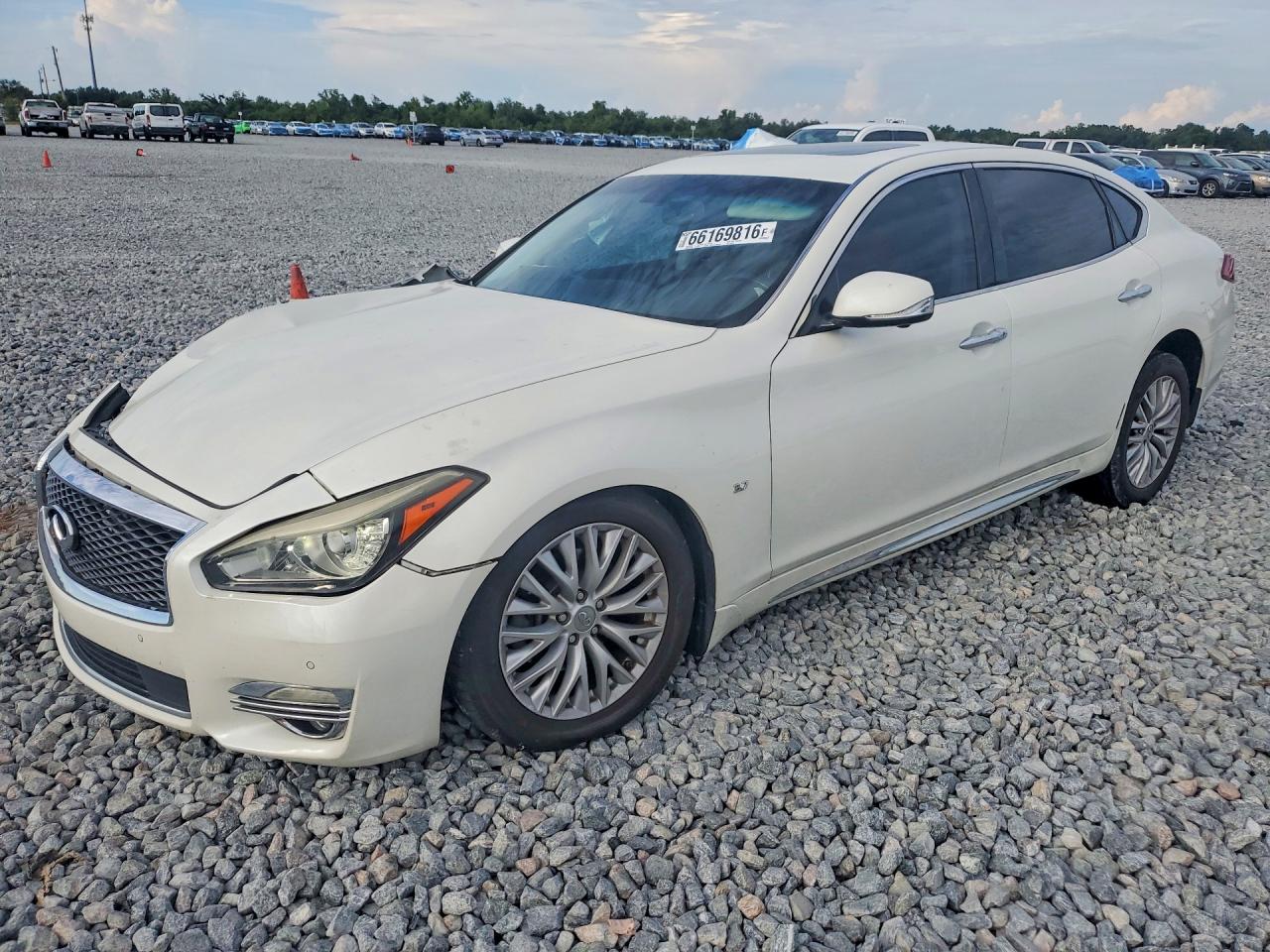2016 INFINITI Q70L