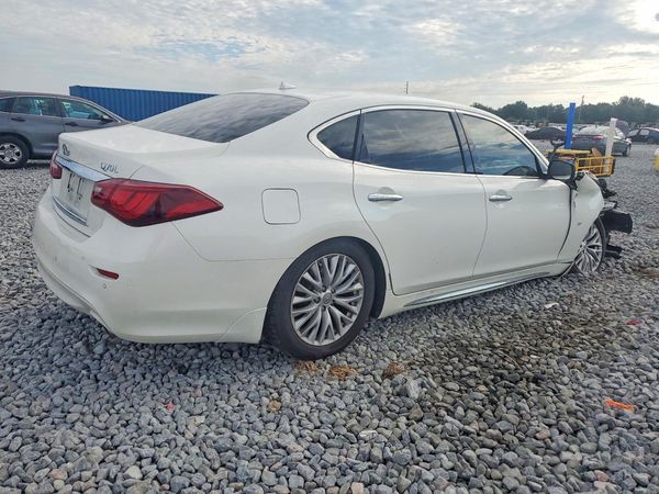 2016 INFINITI Q70L