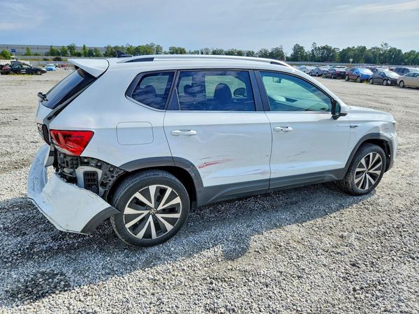 2022 VOLKSWAGEN TAOS