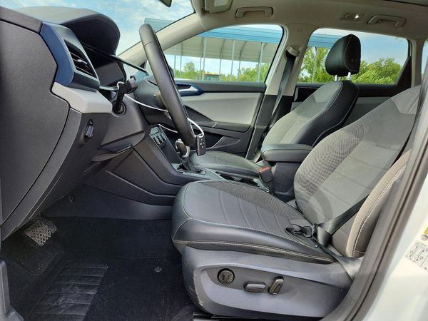 2022 VOLKSWAGEN TAOS