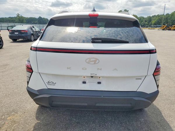 2024 HYUNDAI KONA SE