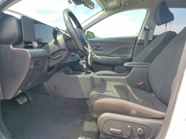 2024 HYUNDAI KONA SE