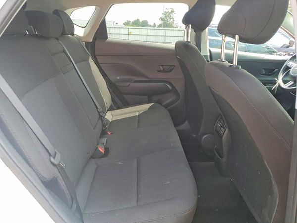 2024 HYUNDAI KONA SE