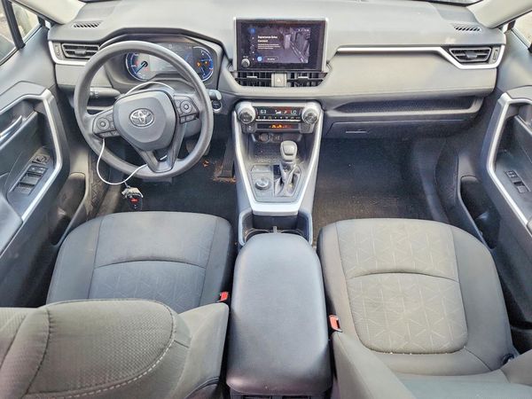 2025 TOYOTA RAV4 XLE