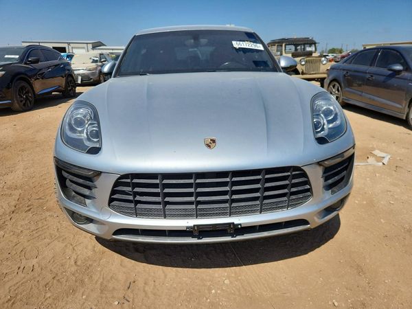 2015 PORSCHE MACAN — DIRF