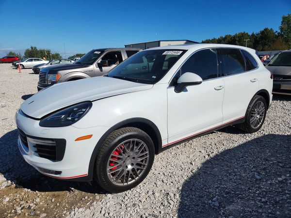 2015 PORSCHE CAYENNE