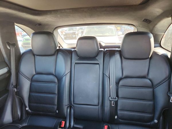 2015 PORSCHE CAYENNE