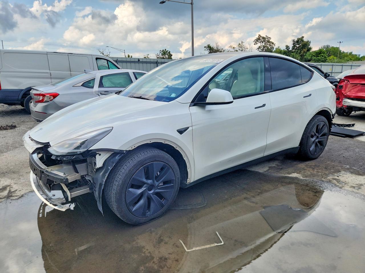 2025 TESLA MODEL Y