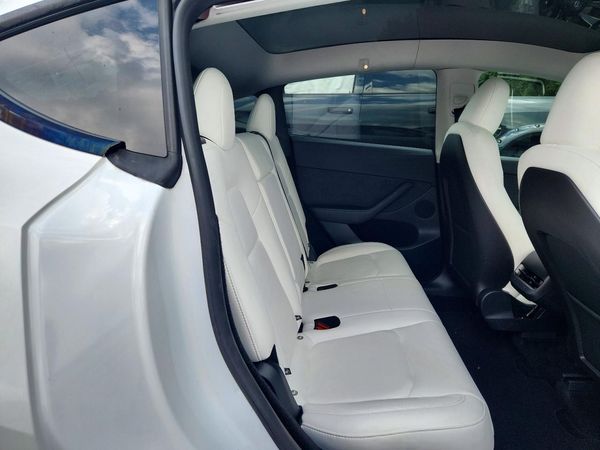 2025 TESLA MODEL Y