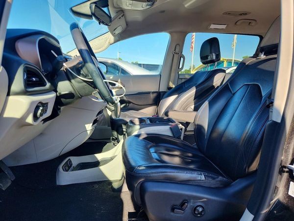 2017 CHRYSLER PACIFICA Touring L