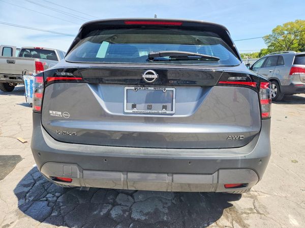 2025 NISSAN KICKS S