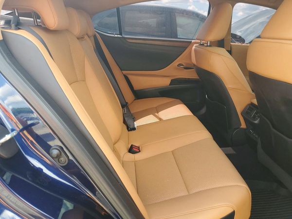 2022 LEXUS ES 350