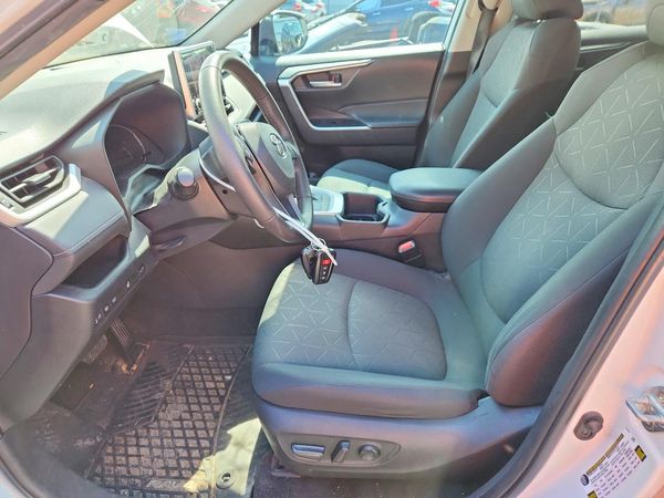 2023 TOYOTA RAV4 XLE — DENT
