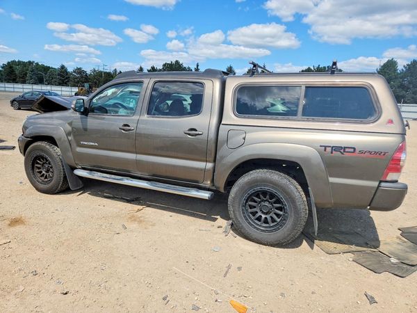 2015 TOYOTA TACOMA