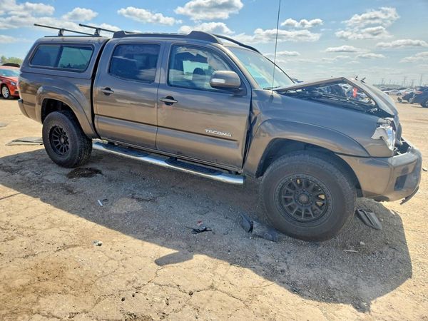 2015 TOYOTA TACOMA