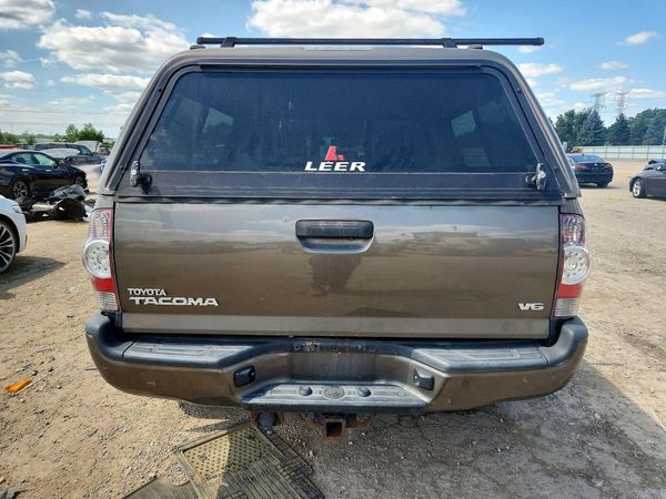 2015 TOYOTA TACOMA
