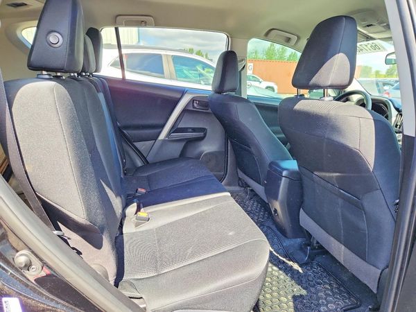 2018 TOYOTA RAV4 LE
