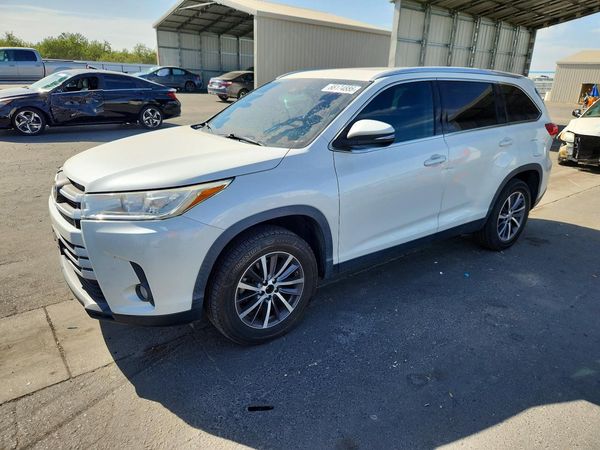 2019 TOYOTA HIGHLANDER — DSFA — Front 3/4