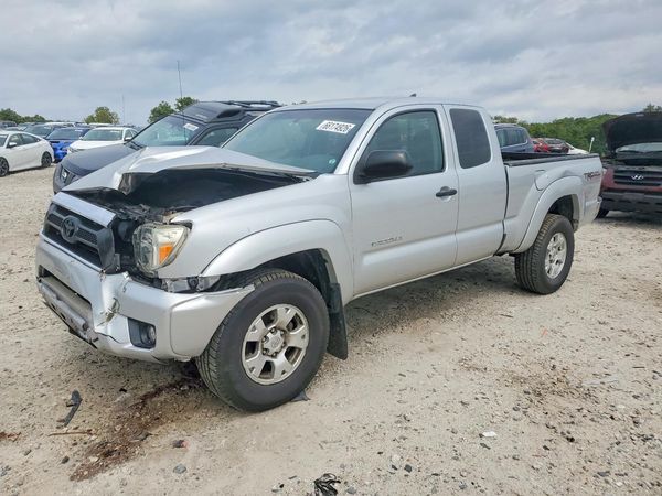 2012 TOYOTA TACOMA — Front 3/4