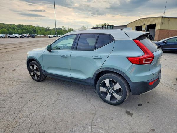 2019 VOLVO XC40