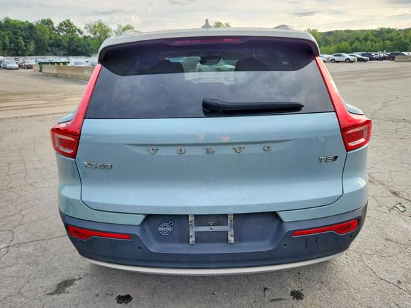 2019 VOLVO XC40