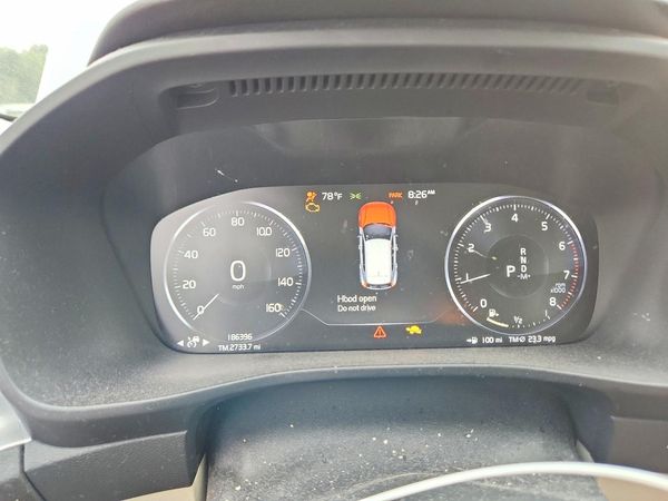 2019 VOLVO XC40