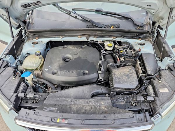 2019 VOLVO XC40