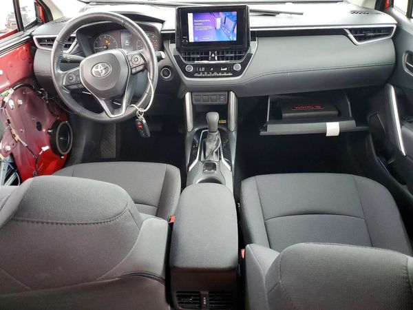2023 TOYOTA COROLLA CROSS LE