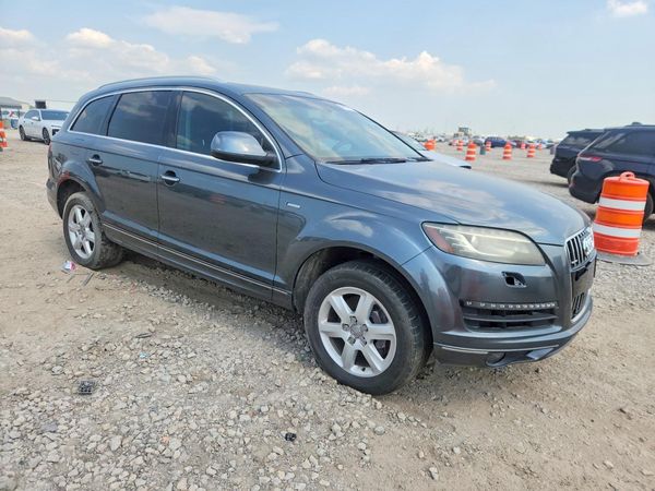 2015 AUDI Q7 Premium Plus — Passenger 3/4