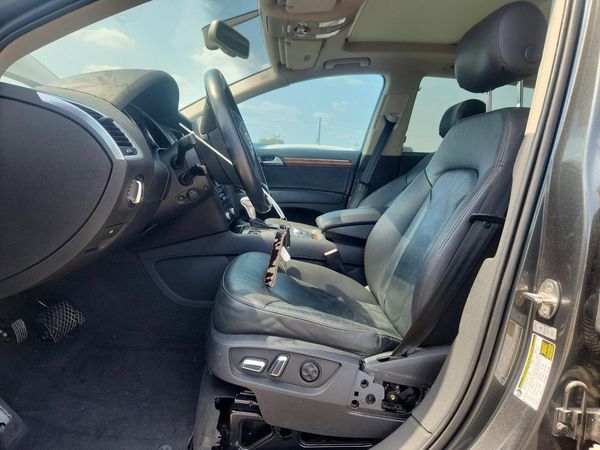 2015 AUDI Q7 Premium Plus — DENT