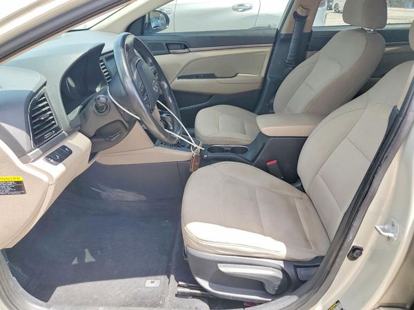 2017 HYUNDAI ELANTRA — DENT
