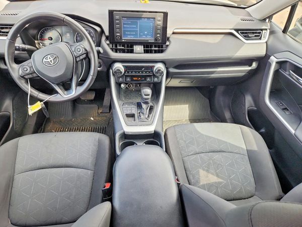 2020 TOYOTA RAV4 XLE