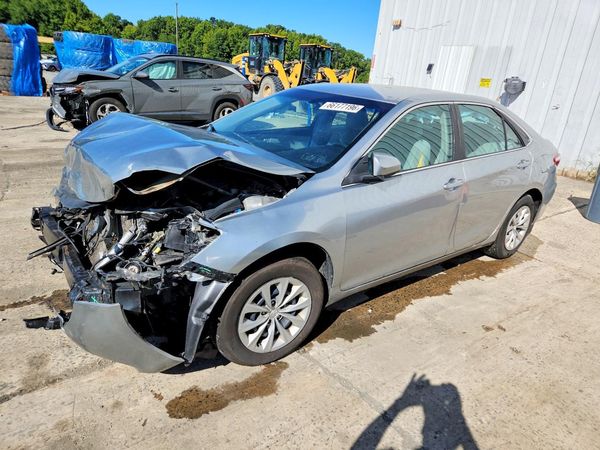 2017 TOYOTA CAMRY