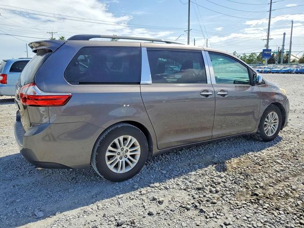 2015 TOYOTA SIENNA