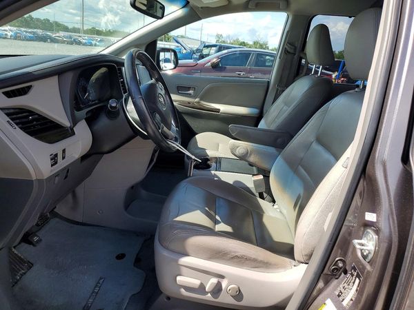 2015 TOYOTA SIENNA