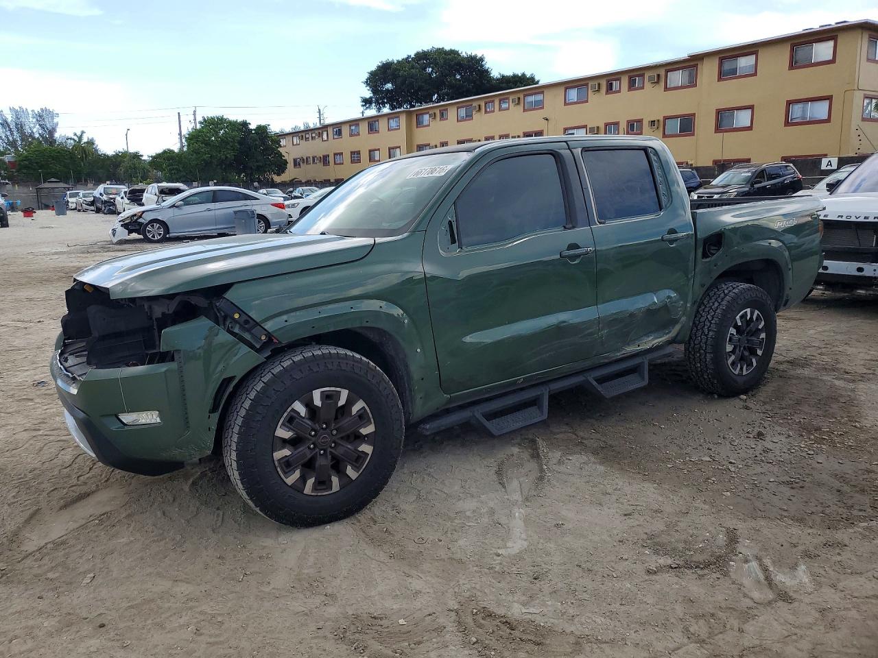 2022 NISSAN FRONTIER Crew Cab
