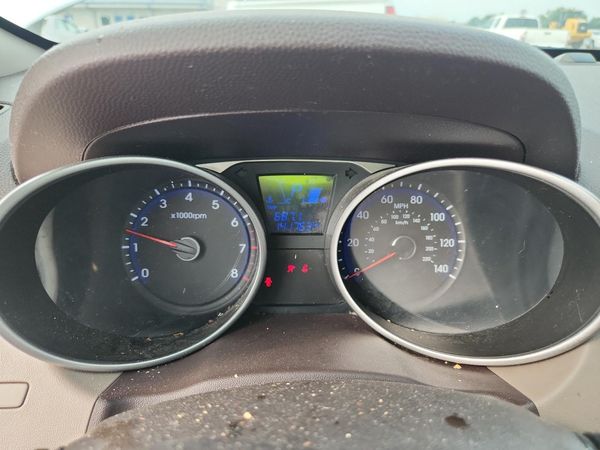 2015 HYUNDAI TUCSON GL (Middle-Low)