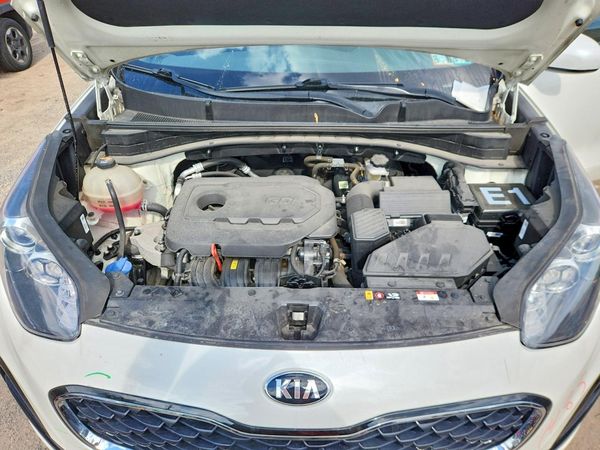 2022 KIA SPORTAGE LX, LX Value Edition Pkg — Engine bay