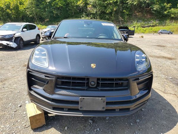 2022 PORSCHE MACAN