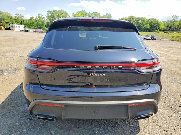 2022 PORSCHE MACAN