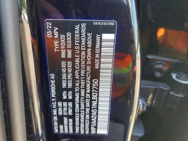 2022 PORSCHE MACAN