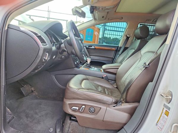 2014 AUDI Q7 Premium Plus — DENT