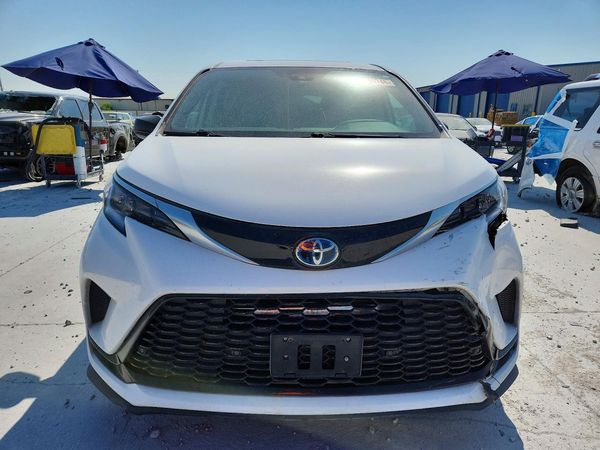 2021 TOYOTA SIENNA